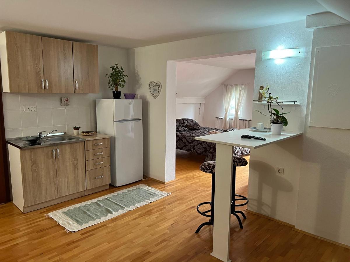 Queen Appartement Visoko Buitenkant foto