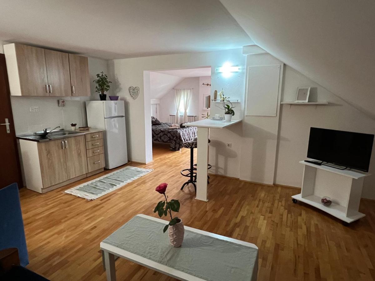 Queen Appartement Visoko Buitenkant foto