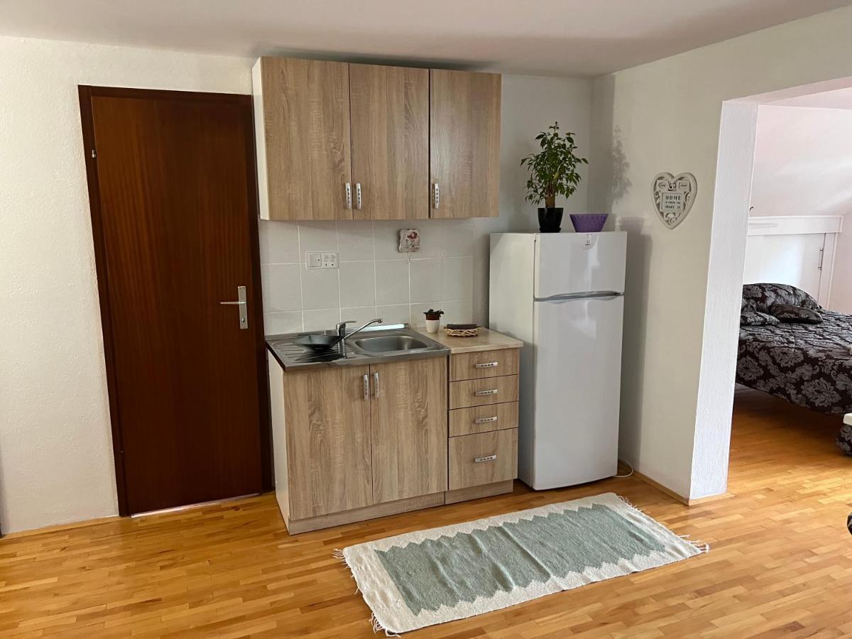 Queen Appartement Visoko Buitenkant foto