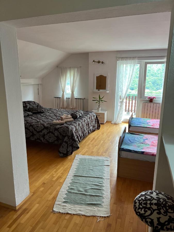 Queen Appartement Visoko Buitenkant foto