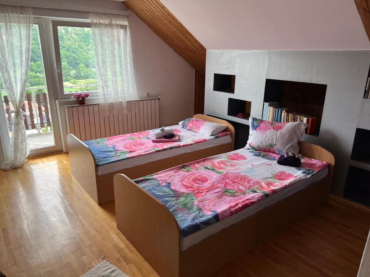 Queen Appartement Visoko Buitenkant foto