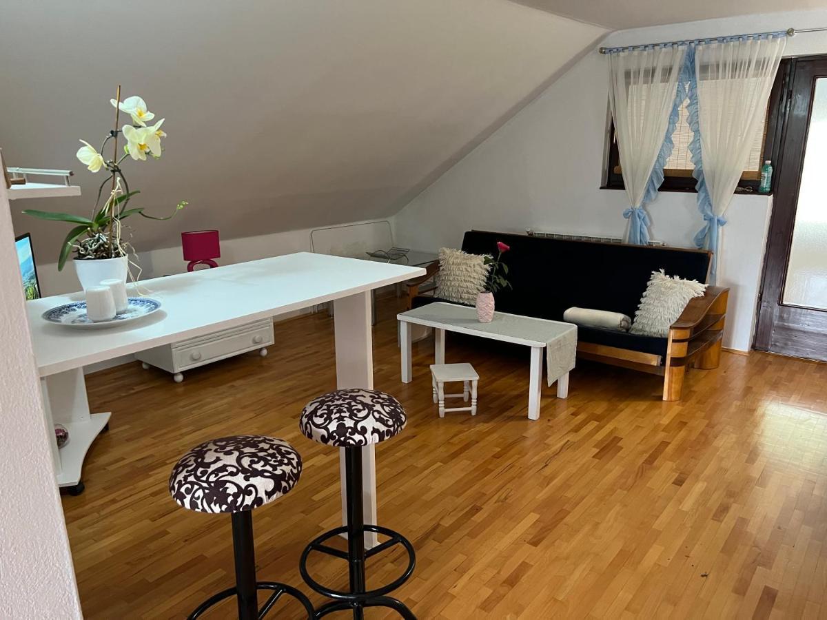 Queen Appartement Visoko Buitenkant foto