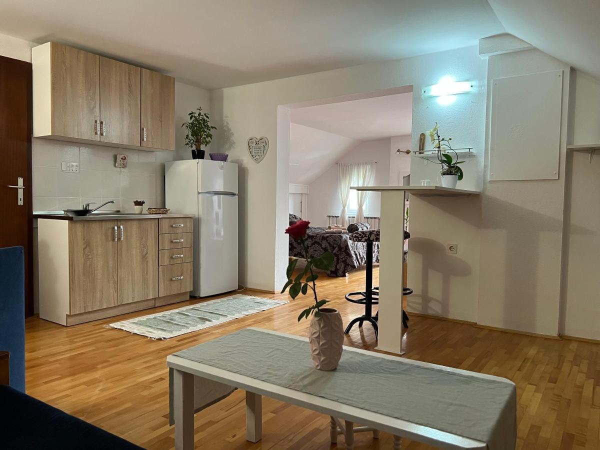 Queen Appartement Visoko Buitenkant foto